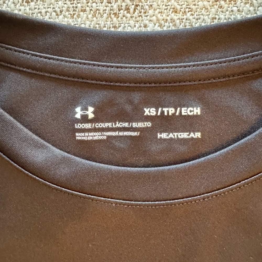 Under Armour Black T-Shirt - Picture 2 of 2